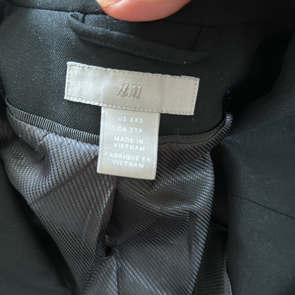 H&M black blazer - Picture 4 of 10